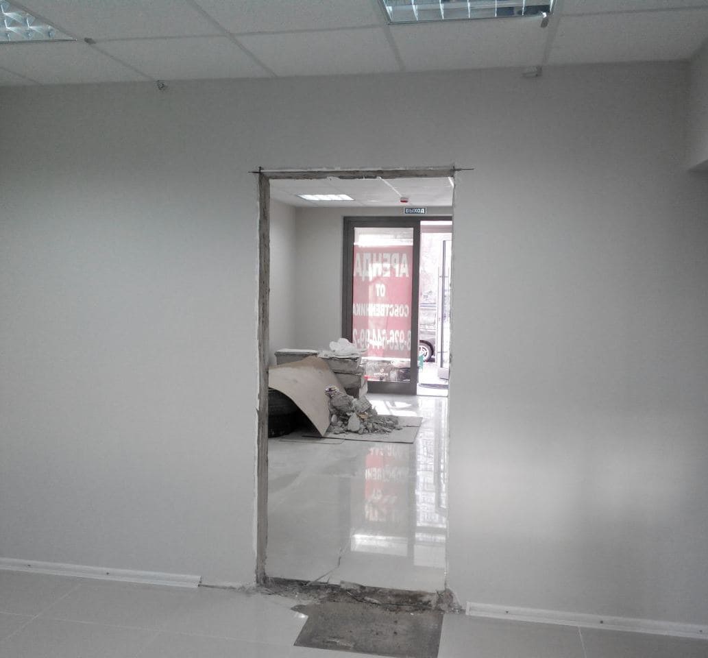 Вырезанный проем в стене