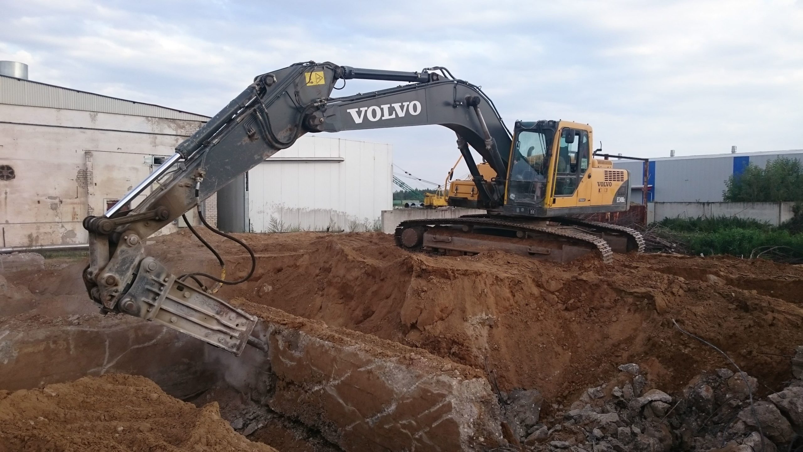 Механизированный демонтаж фундамента